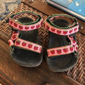 Teva Sandals 🍓